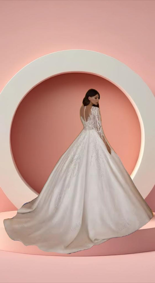 Elegant bridal wedding gown dress