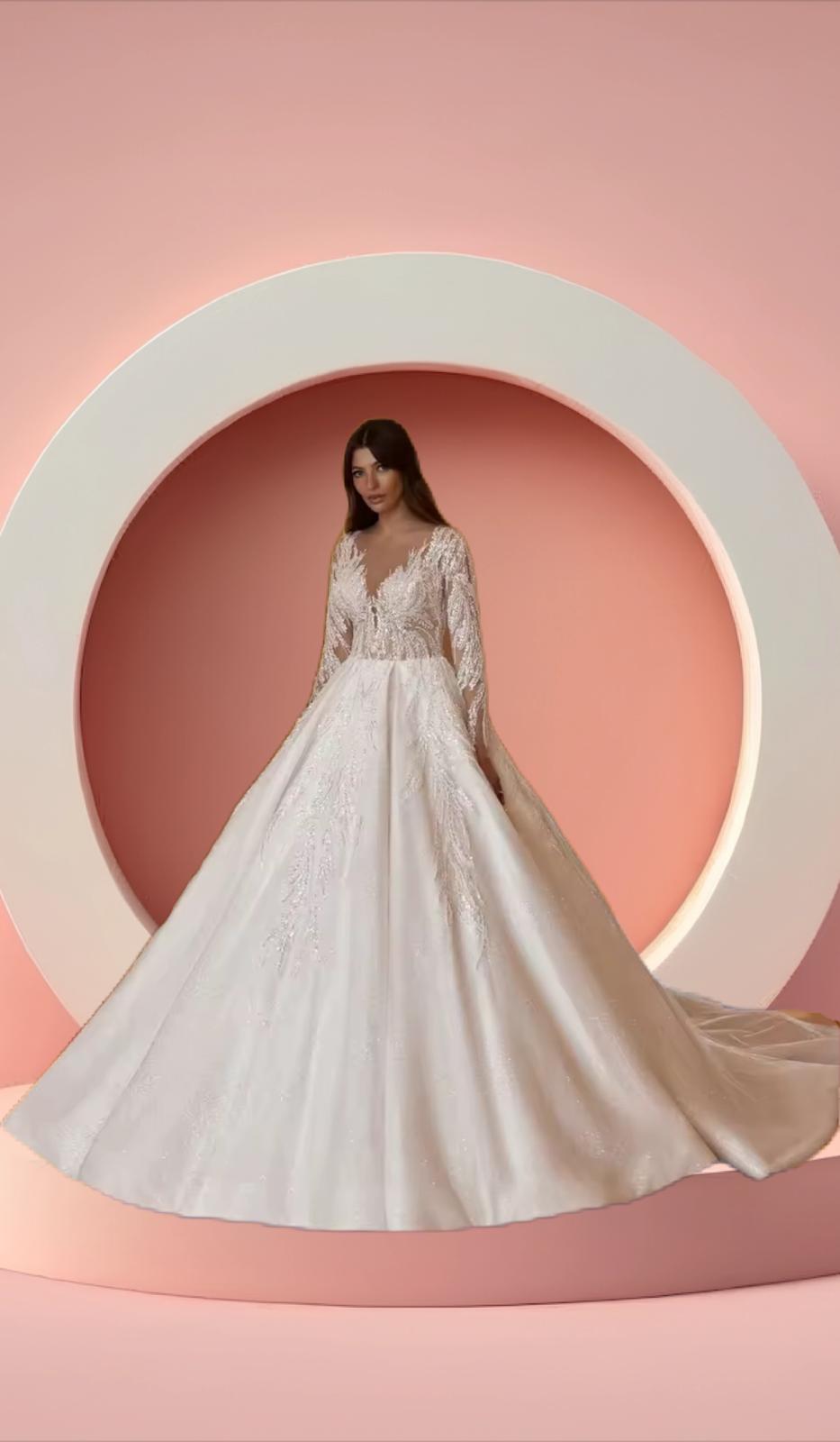 Elegant bridal wedding gown dress