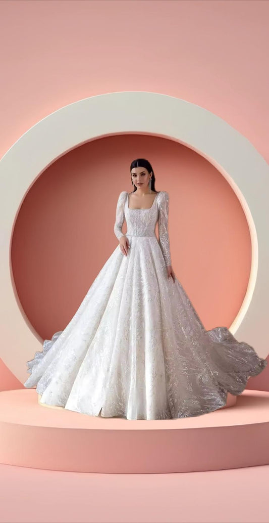 Beautiful v neckline  bridal wedding gown