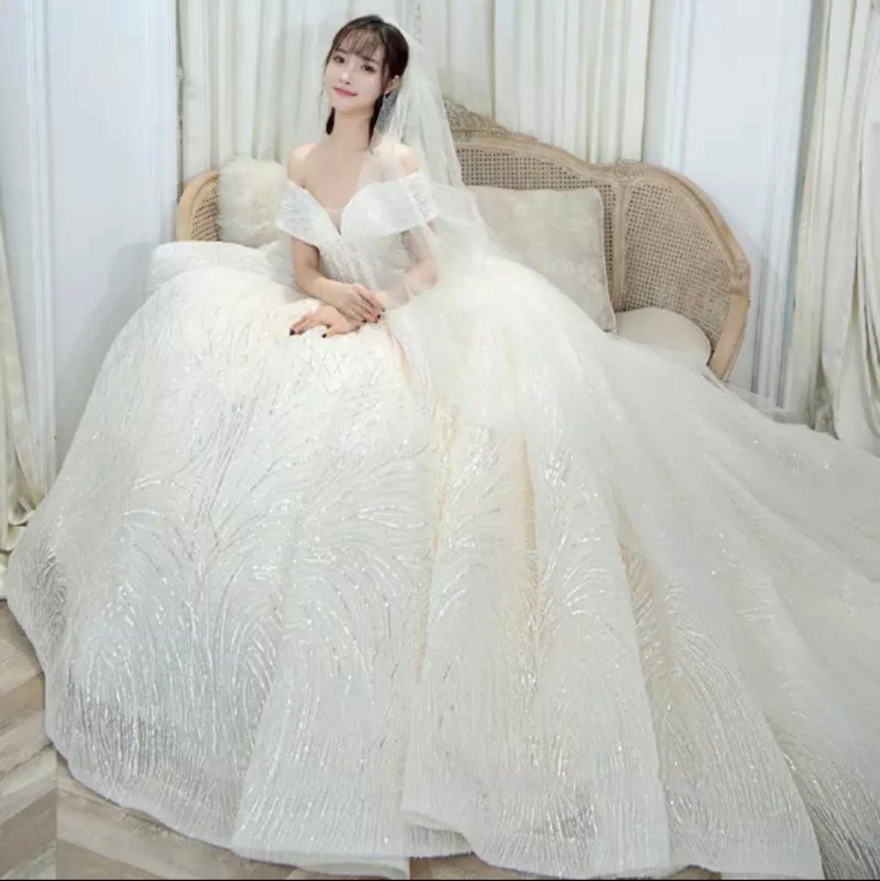 Beautiful bridal wedding gown - Mura Boutique