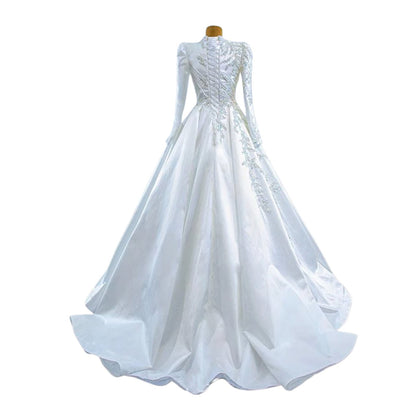 Beautiful wedding gown - Mura Boutique